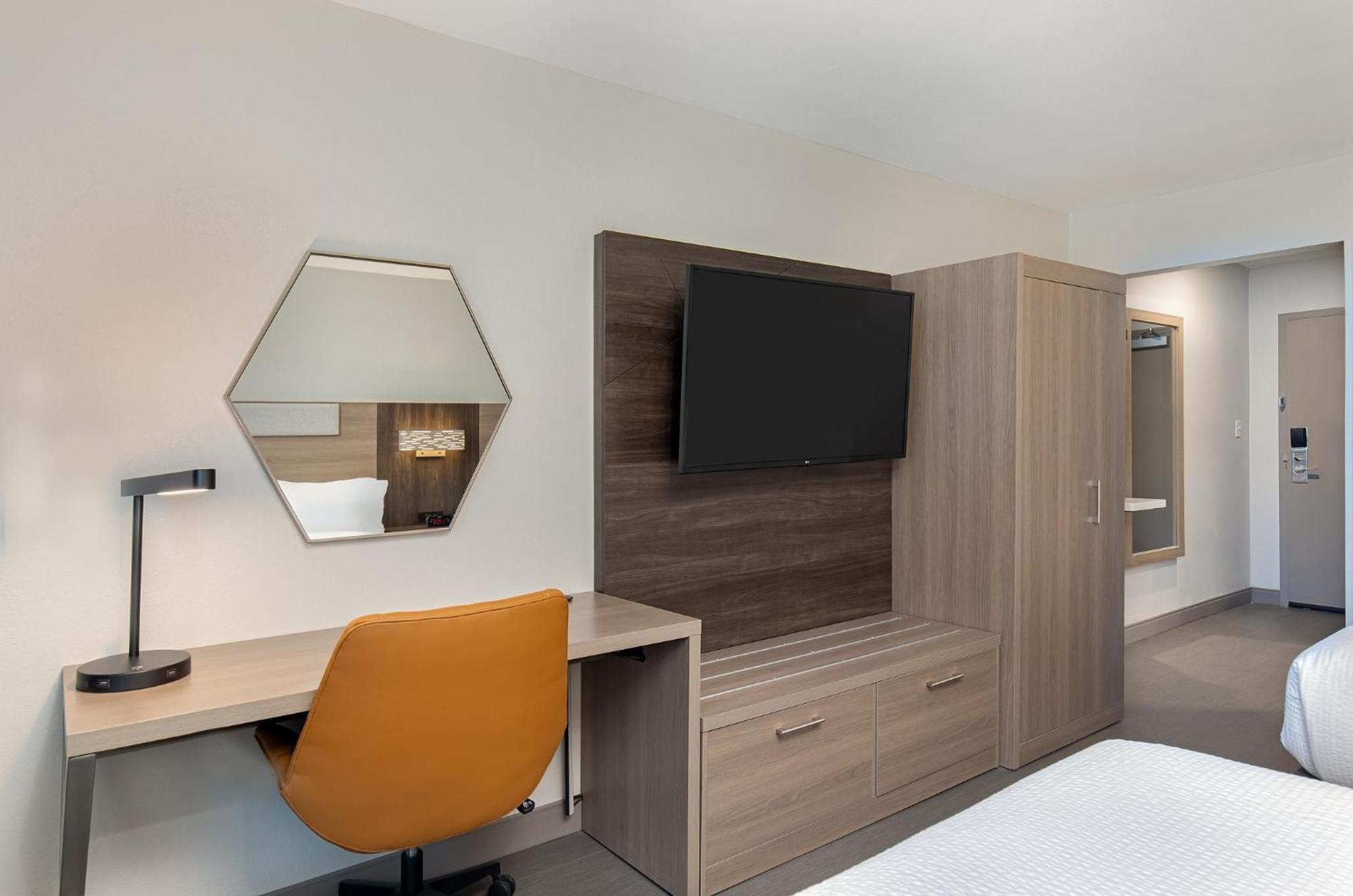 Holiday Inn Express Atlanta Airport - North, An Ihg Hotel College Park Exterior photo